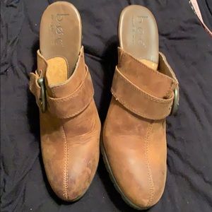 Brown leather size 10 BOC 4 inch heeled slides